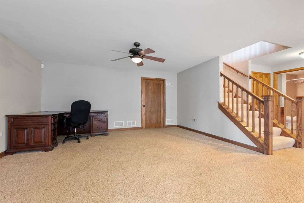 Image 23 of property listing at 16138 Hackney Drive, Orland Park, IL 60467