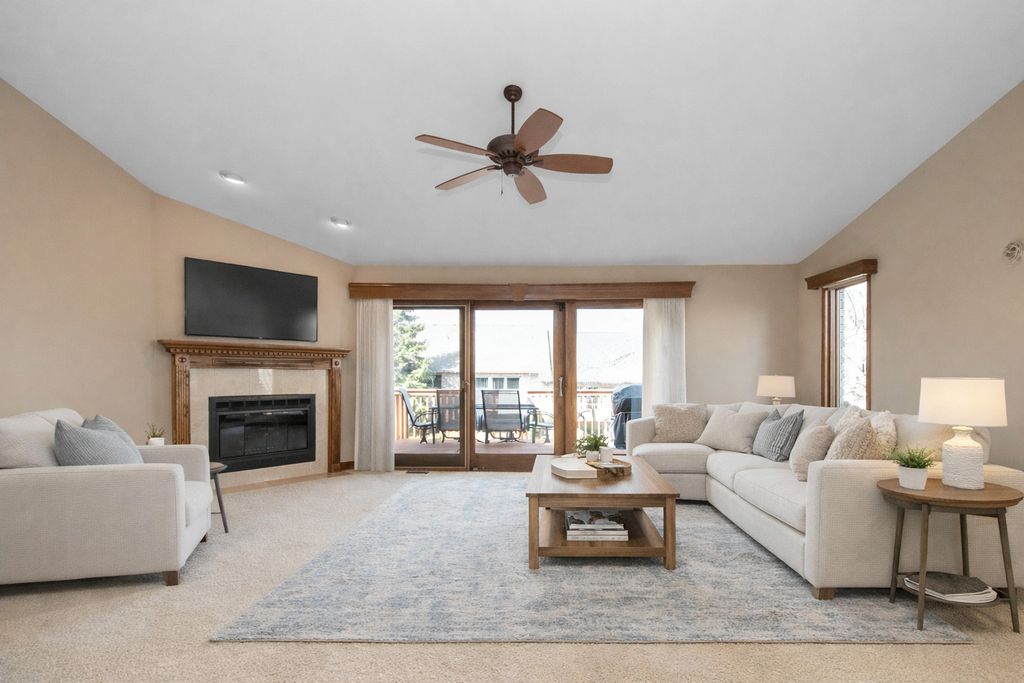 Image 4 of property listing at 16138 Hackney Drive, Orland Park, IL 60467