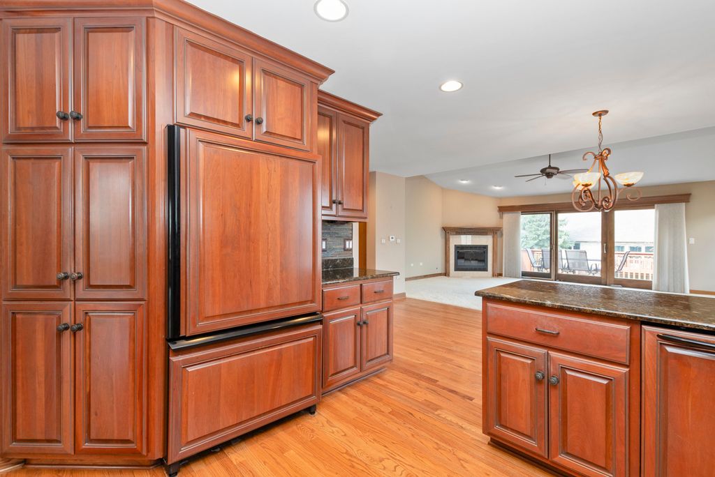 Image 10 of property listing at 16138 Hackney Drive, Orland Park, IL 60467