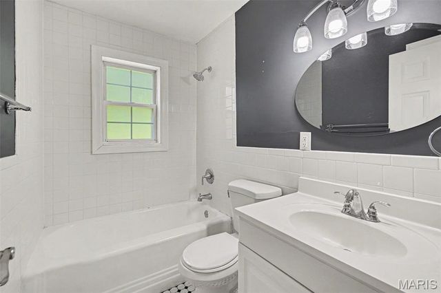 824 N Forest Avenue, Webster Groves, MO 63119