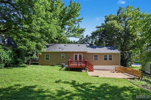824 N Forest Avenue, Webster Groves, MO 63119
