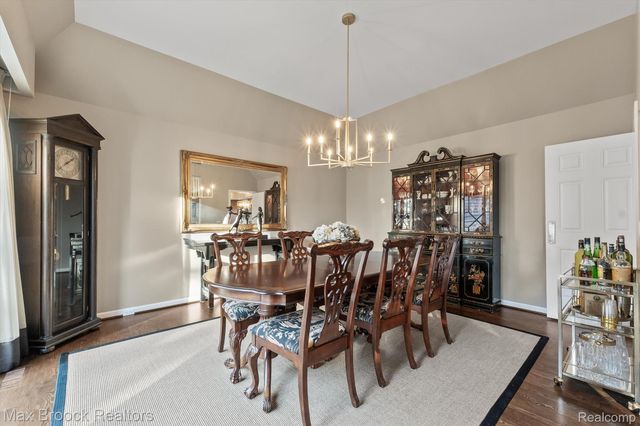 969 Bloomfield Woods, Bloomfield Hills, MI 48304