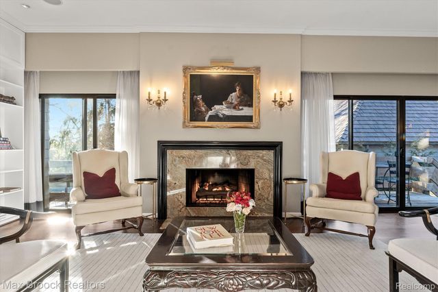 969 Bloomfield Woods, Bloomfield Hills, MI 48304