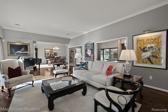 969 Bloomfield Woods, Bloomfield Hills, MI 48304