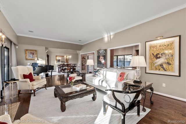 969 Bloomfield Woods, Bloomfield Hills, MI 48304