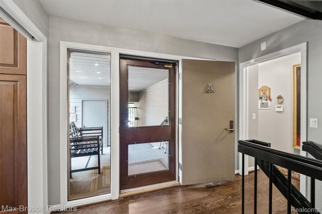 969 Bloomfield Woods, Bloomfield Hills, MI 48304