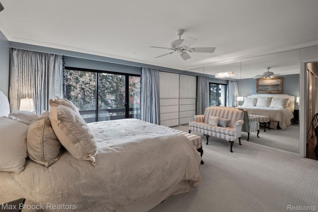 969 Bloomfield Woods, Bloomfield Hills, MI 48304