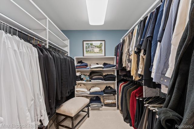 969 Bloomfield Woods, Bloomfield Hills, MI 48304