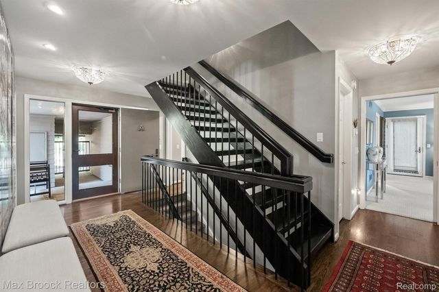 969 Bloomfield Woods, Bloomfield Hills, MI 48304