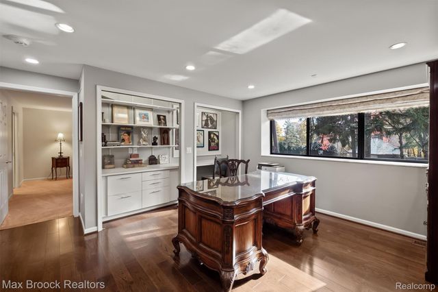 969 Bloomfield Woods, Bloomfield Hills, MI 48304