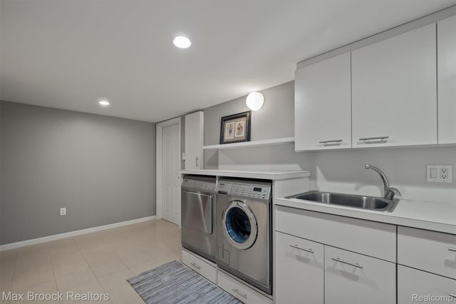 969 Bloomfield Woods, Bloomfield Hills, MI 48304