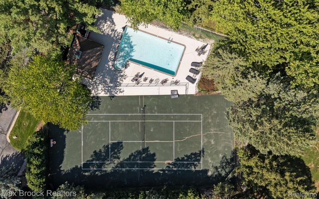 969 Bloomfield Woods, Bloomfield Hills, MI 48304