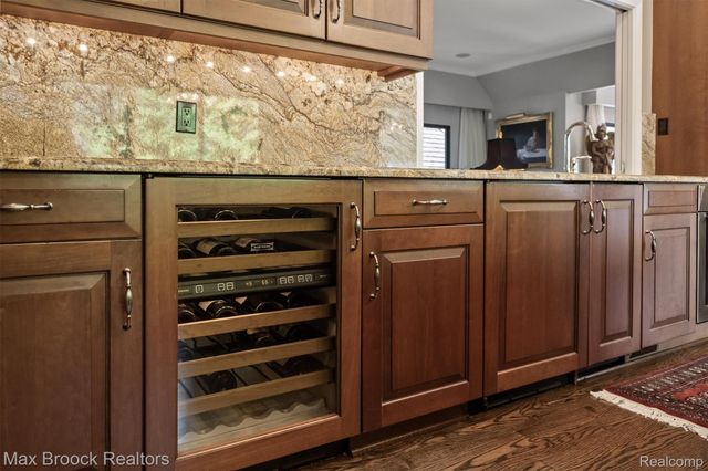 969 Bloomfield Woods, Bloomfield Hills, MI 48304