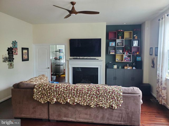 20950 ASHBURN HEIGHTS DR, Ashburn, VA 20148