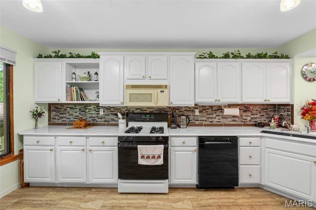 2008 Valley View Lane, Collinsville, IL 62234