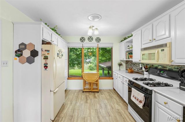2008 Valley View Lane, Collinsville, IL 62234