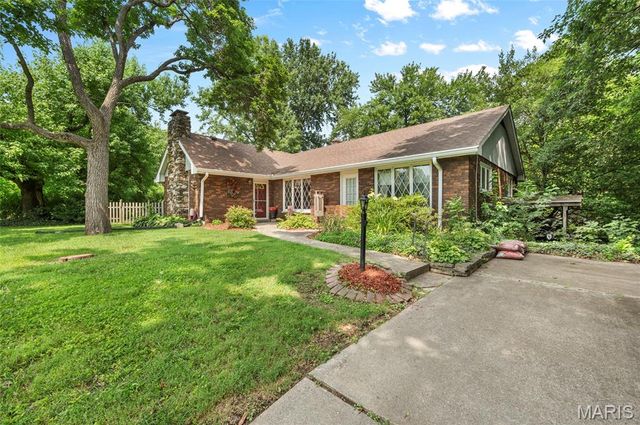 2008 Valley View Lane, Collinsville, IL 62234