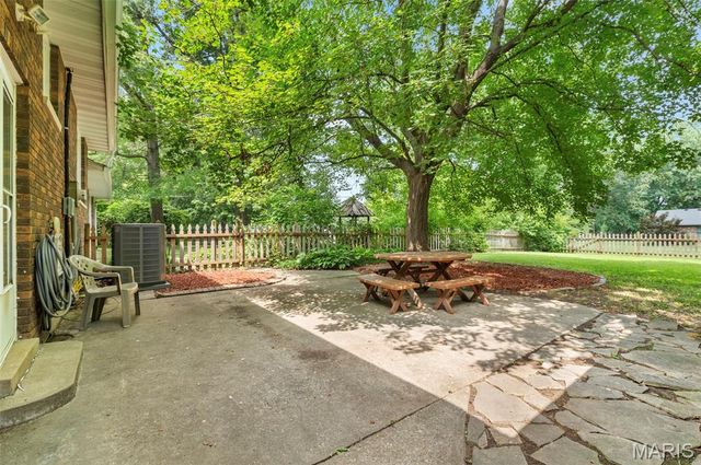 2008 Valley View Lane, Collinsville, IL 62234