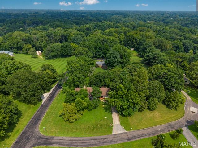 2008 Valley View Lane, Collinsville, IL 62234