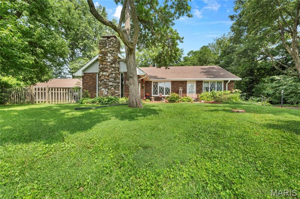 2008 Valley View Lane, Collinsville, IL 62234