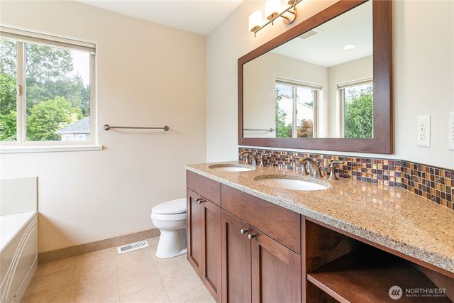 1584 Kingswood Court, Bellingham, WA 98226