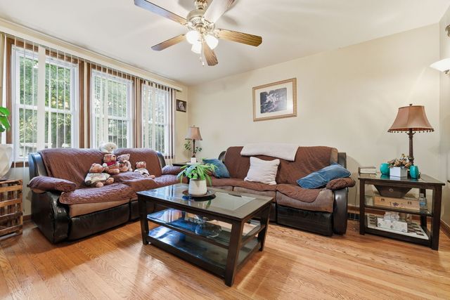 2736 N Monticello Avenue, Chicago, IL 60647