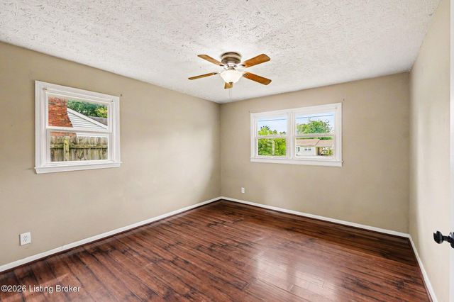 13601 Greystone Ave, Louisville, KY 40272