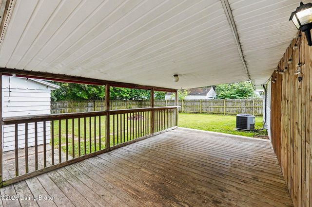 13601 Greystone Ave, Louisville, KY 40272