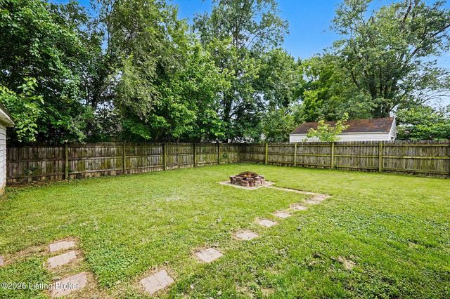 13601 Greystone Ave, Louisville, KY 40272