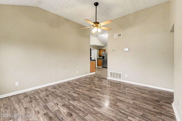 13601 Greystone Ave, Louisville, KY 40272