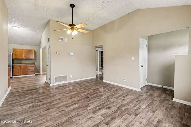 13601 Greystone Ave, Louisville, KY 40272