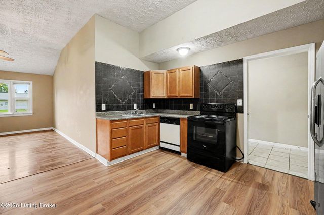 13601 Greystone Ave, Louisville, KY 40272