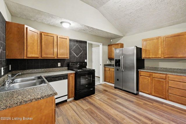 13601 Greystone Ave, Louisville, KY 40272