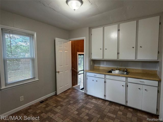 3155 Leith Street, Flint, MI 48506