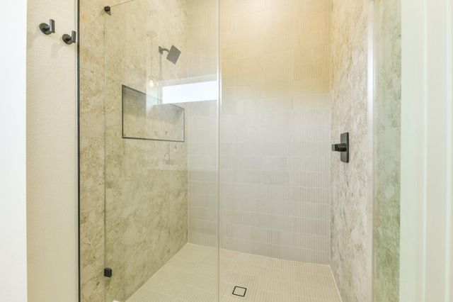 162 Wallace St Unit B, Houston, TX 77022