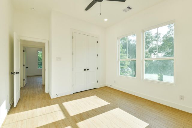 162 Wallace St Unit B, Houston, TX 77022