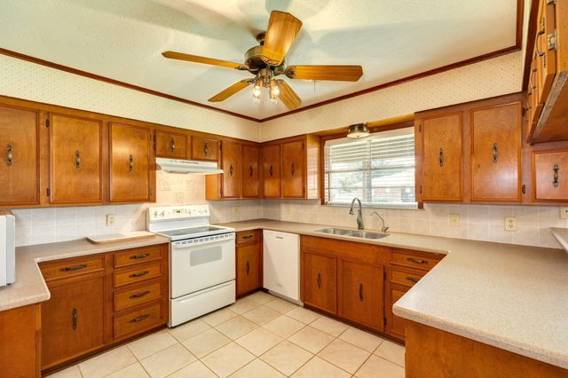 232 Magnolia Street, Brazoria, TX 77422