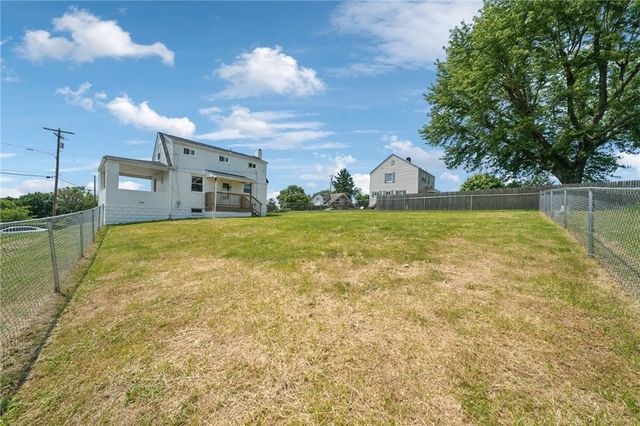 303 Sinclair St, New Kensington, PA 15068