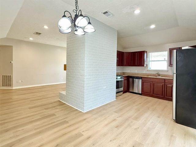 9551 Saffolk Punch Drive, Houston, TX 77065