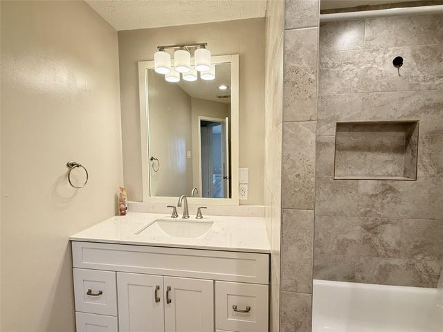 9551 Saffolk Punch Drive, Houston, TX 77065