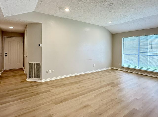 9551 Saffolk Punch Drive, Houston, TX 77065