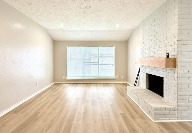 9551 Saffolk Punch Drive, Houston, TX 77065