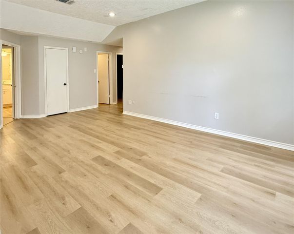 9551 Saffolk Punch Drive, Houston, TX 77065