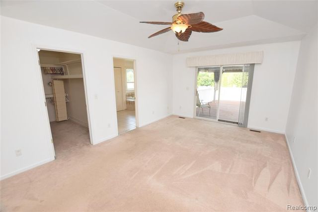 8032 Lark Lane, Grand Blanc, MI 48439