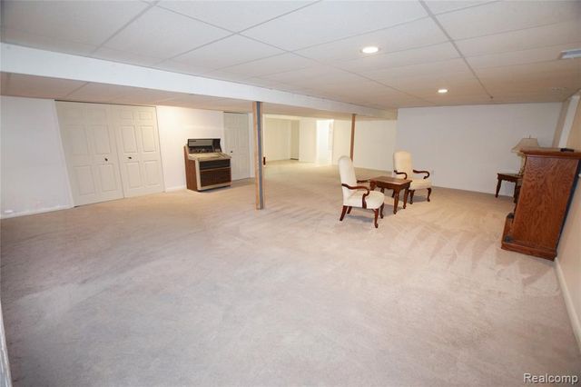 8032 Lark Lane, Grand Blanc, MI 48439