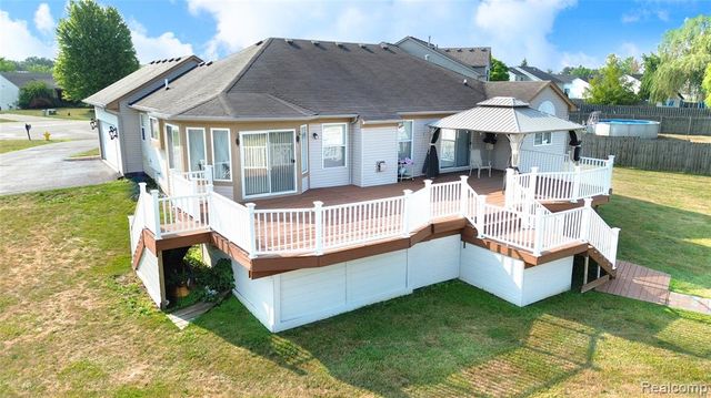 8032 Lark Lane, Grand Blanc, MI 48439