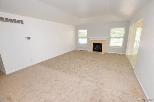 8032 Lark Lane, Grand Blanc, MI 48439