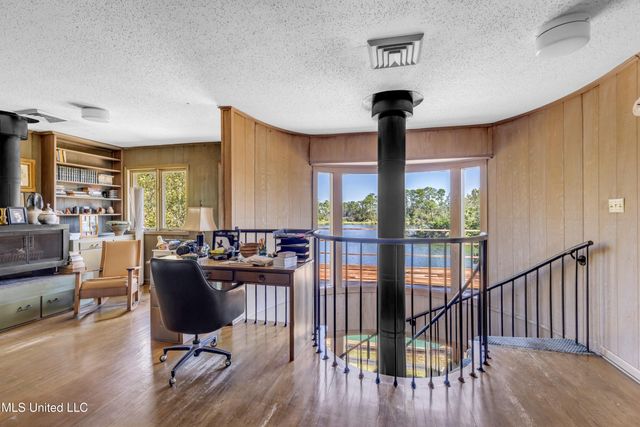 122 Bayou Circle, Gulfport, MS 39507