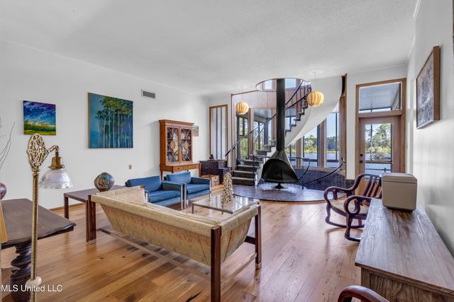 122 Bayou Circle, Gulfport, MS 39507