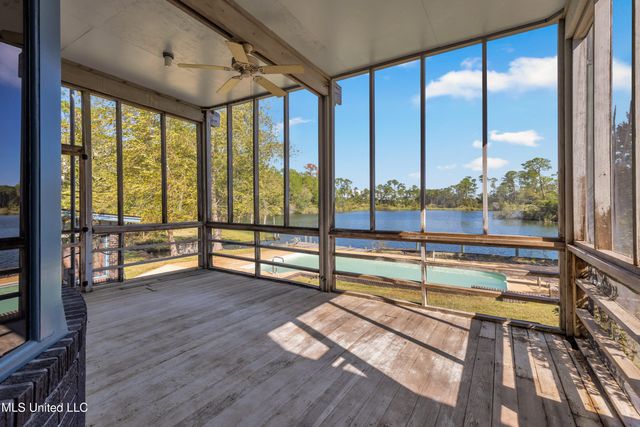 122 Bayou Circle, Gulfport, MS 39507